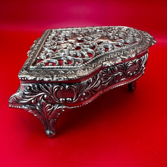 VTG JAPAN METAL PIANO CHERUB MUSIC TRINKET JEWERLY BOX WORKING GREAT - Picture 2 of 8